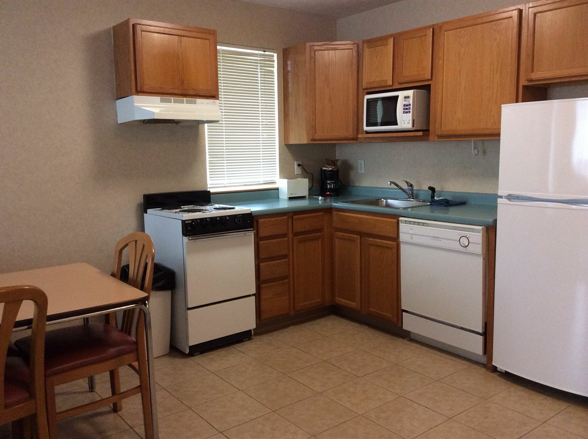 Handys Extended Stay Suites Colchester Extérieur photo